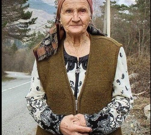 KAD JE MAMA NAPUNILA 84 GODINE, SMESTILA SAM JE U DOM: Život mi je od tada neopisivo bolji i lakši!