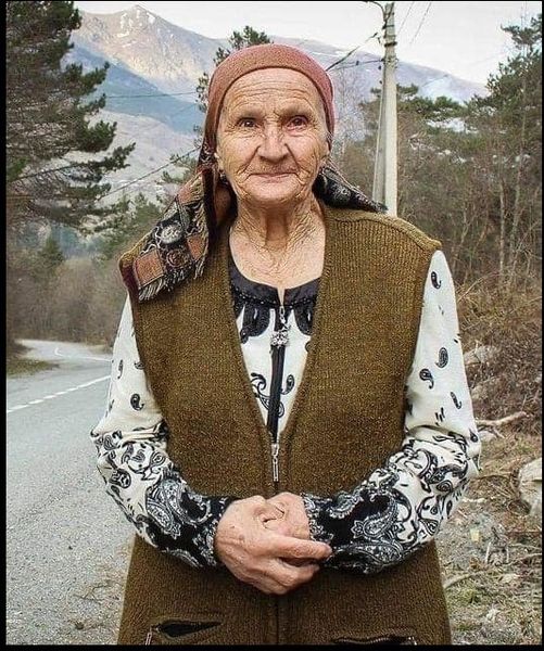 KAD JE MAMA NAPUNILA 84 GODINE, SMESTILA SAM JE U DOM: Život mi je od tada neopisivo bolji i lakši!