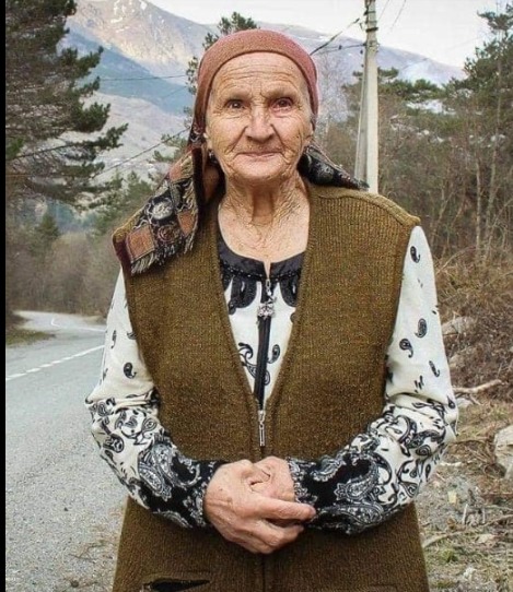 KAD JE MAMA NAPUNILA 84 GODINE, SMESTILA SAM JE U DOM: Život Mi Je Od Tada Neopisivo Bolji I Lakši!